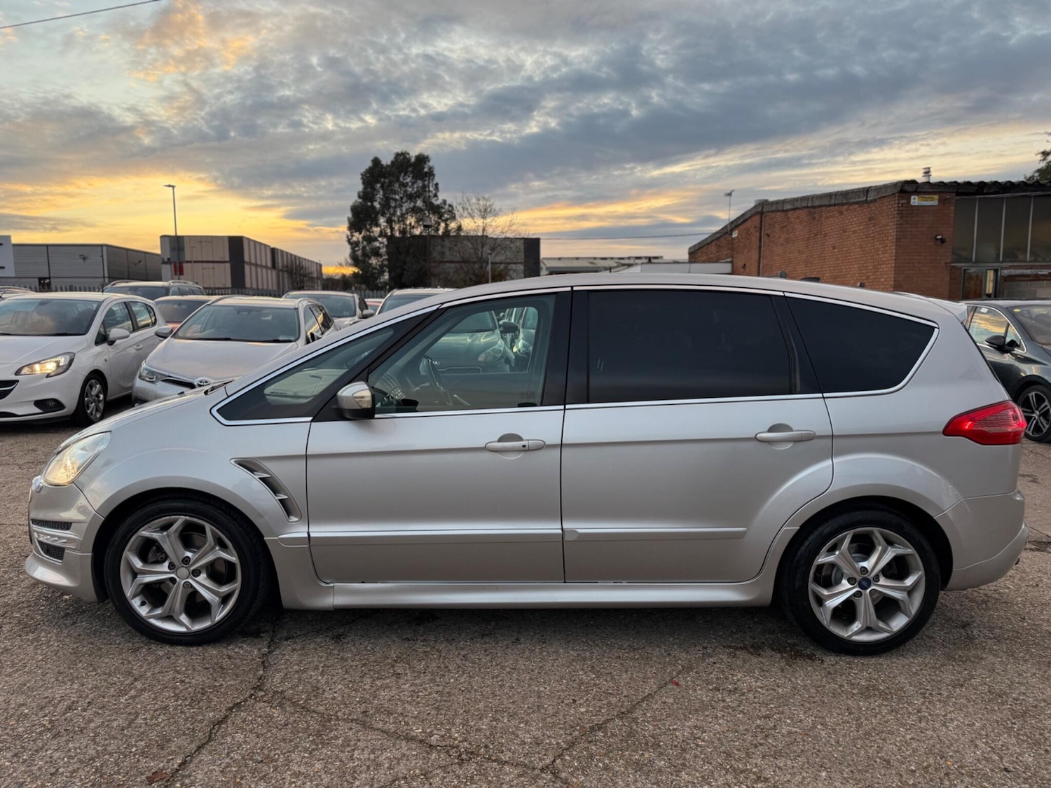 Used Ford S-Max 2011 for sale - 76714932: Photo 6