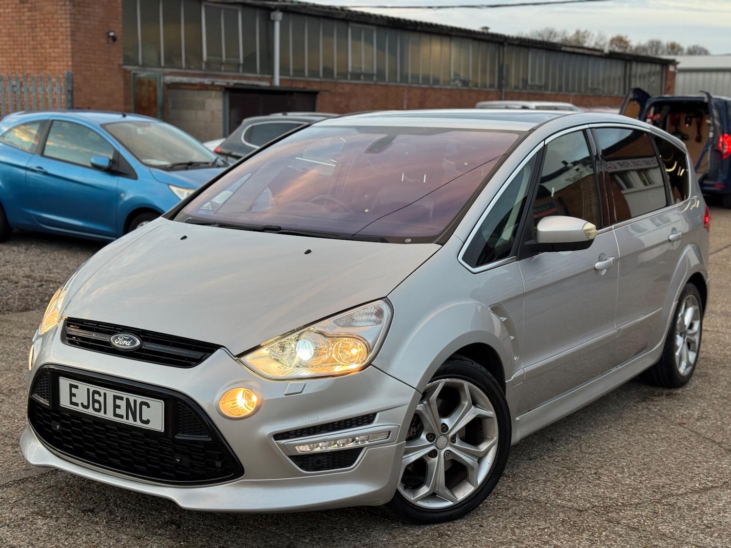 Used Ford S-Max 2011 for sale - 76714932: Photo 7