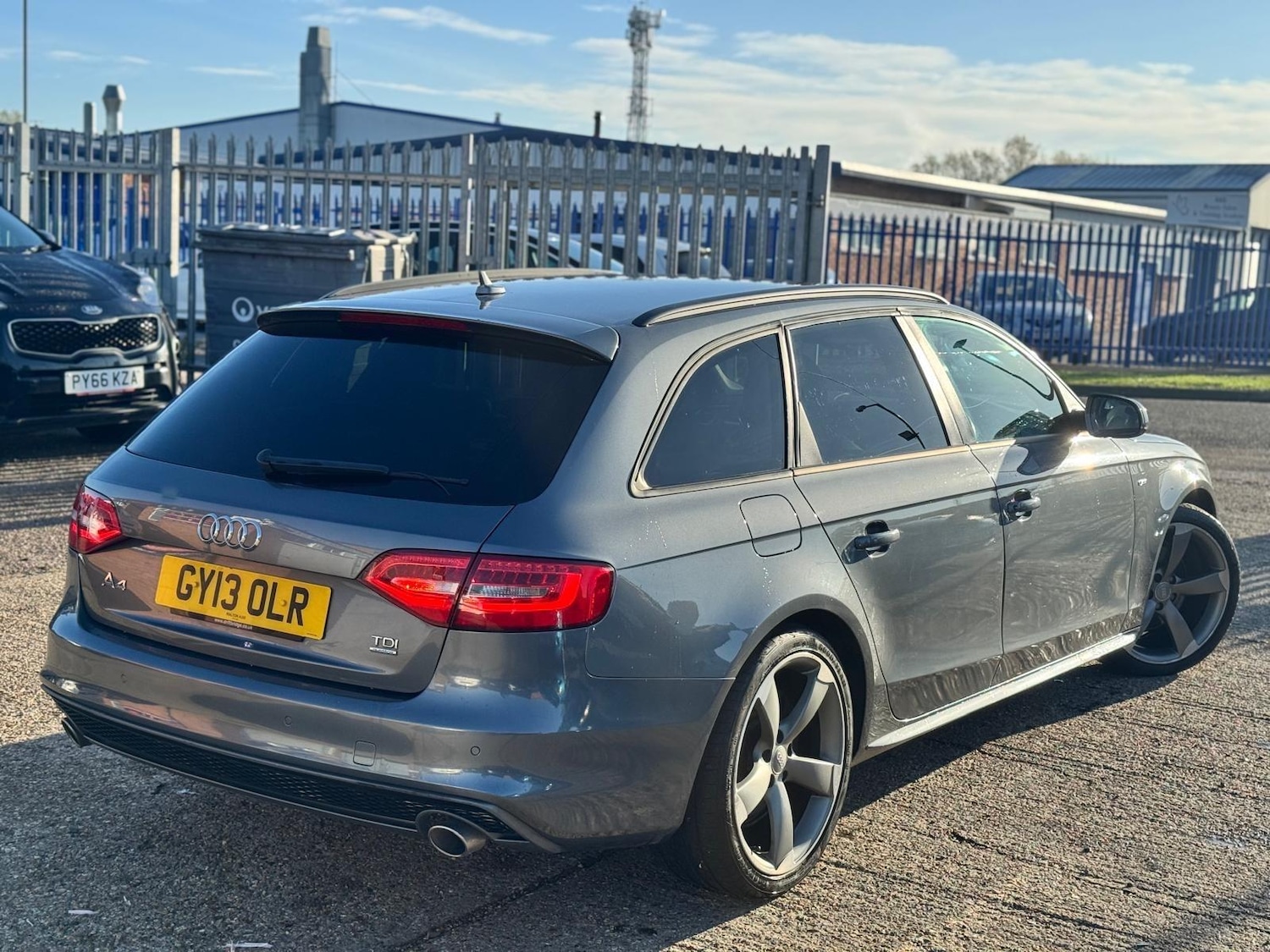 Used Audi A4 Avant for sale - 76715252: Photo 3