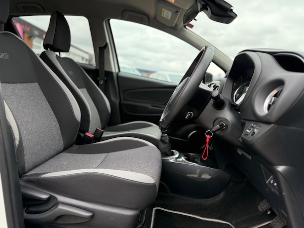 Used Toyota Yaris 2020 for sale - 76214232: Photo 12
