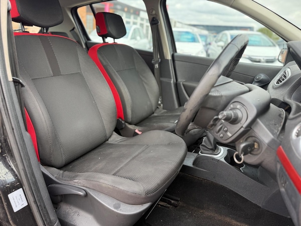 Used Renault Clio 2011 for sale - 76214584: Photo 14