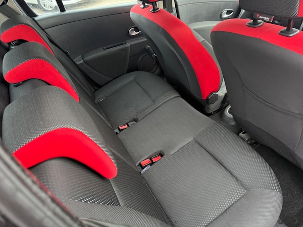 Used Renault Clio 2011 for sale - 76214584: Photo 16