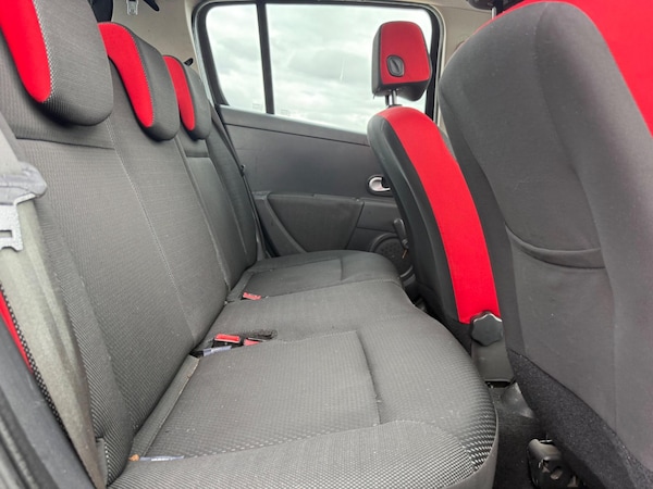 Used Renault Clio 2011 for sale - 76214584: Photo 17