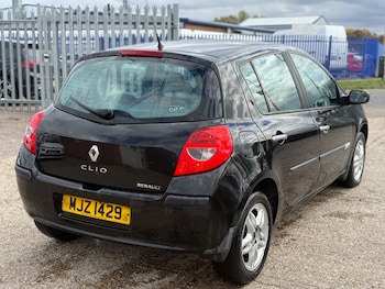 Used Renault Clio 2011 for sale - 76214584: Photo 3
