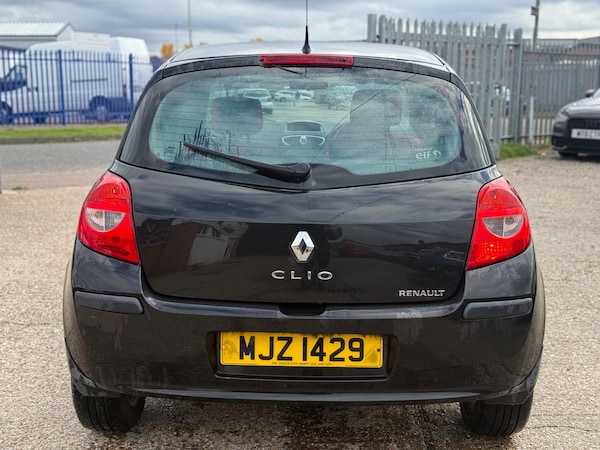 Used Renault Clio 2011 for sale - 76214584: Photo 6