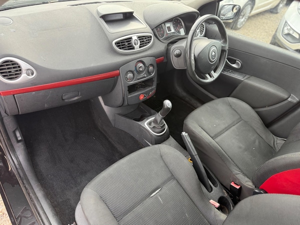 Used Renault Clio 2011 for sale - 76214584: Photo 8