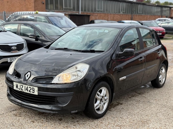 Used Renault Clio 2011 for sale - 76214584: Photo 9