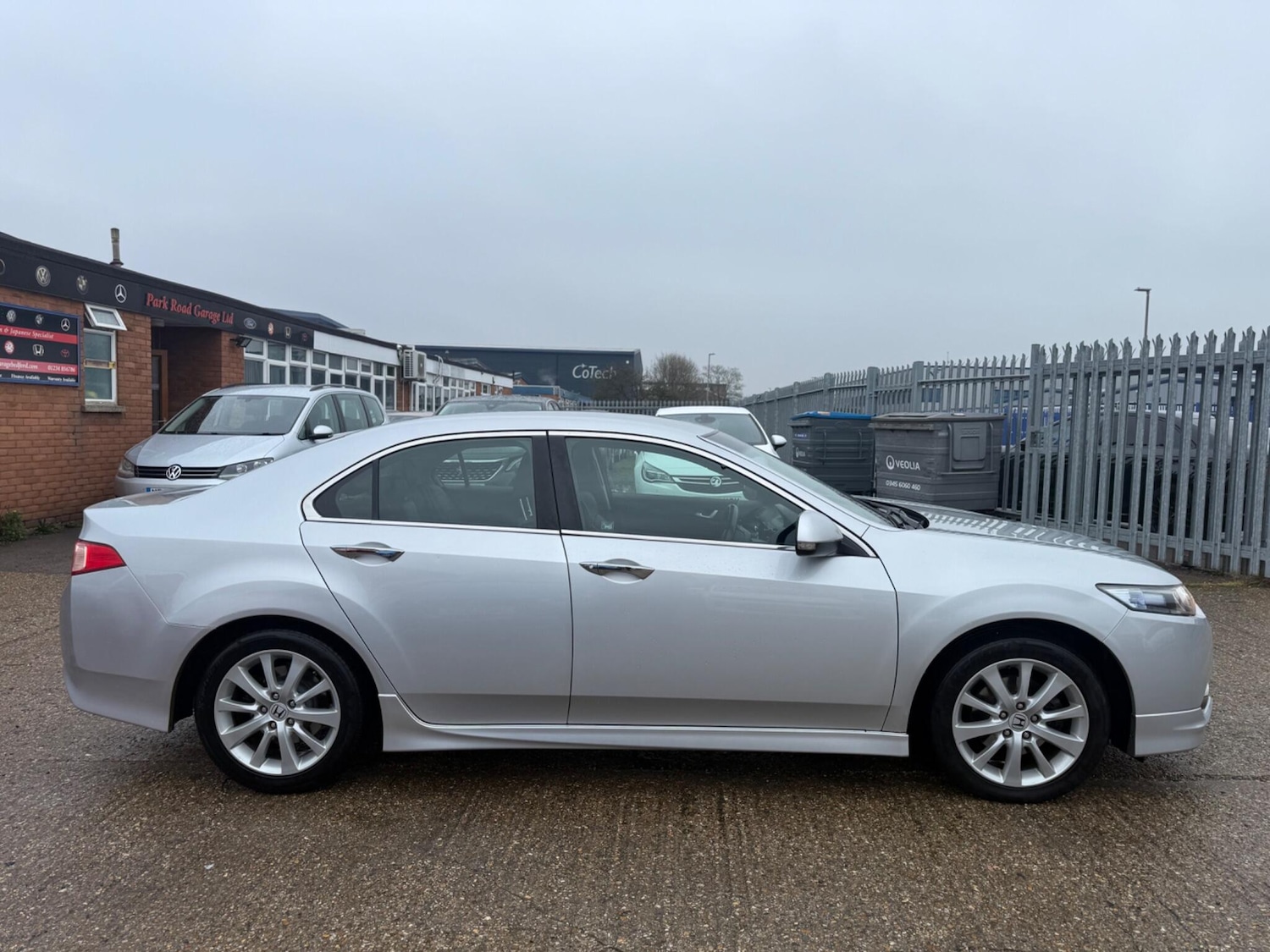 Used Honda Accord 2011 for sale - 77163318: Photo 2