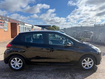 Used Peugeot 208 2015 for sale - 79387883: Photo