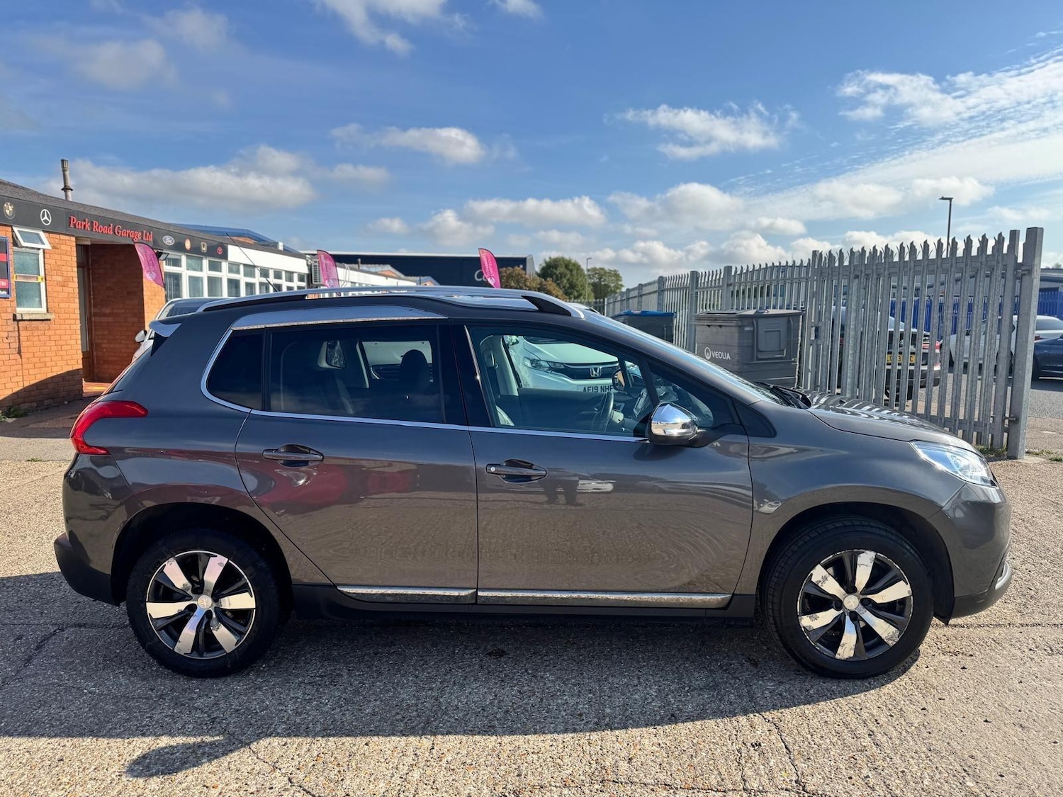 Used Peugeot 2008 2016 for sale - 75857673: Photo 2
