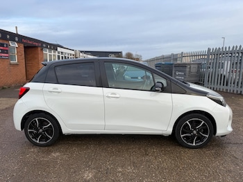 Used Toyota Yaris 2017 for sale - 77412317: Photo