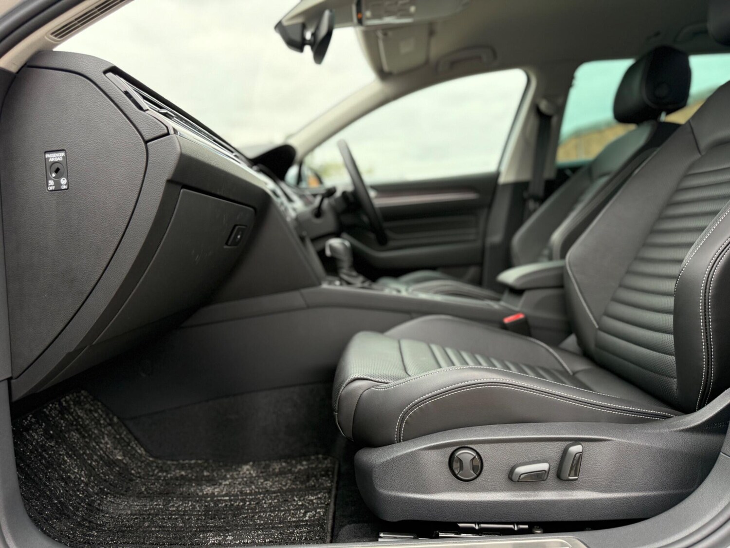 Used Volkswagen Passat 2025 for sale - 76513372: Photo 10