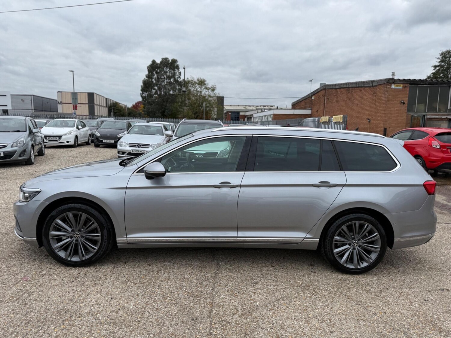 Used Volkswagen Passat 2025 for sale - 76513372: Photo 6