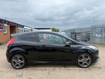 Used Ford Fiesta 2017 for sale - 78612704: Photo