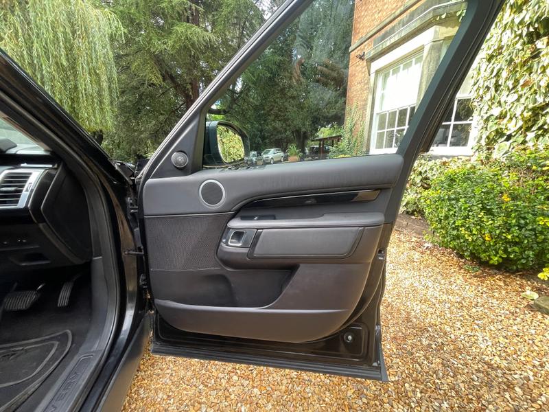 Used Land Rover Discovery 2018 for sale - 78015259: Photo 10