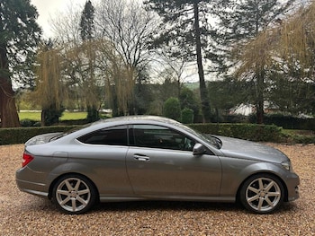 Used Mercedes-Benz C Class 2014 for sale - 77274965: Photo