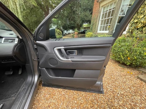 Used Land Rover Discovery Sport 2017 for sale - 76154229: Photo 13