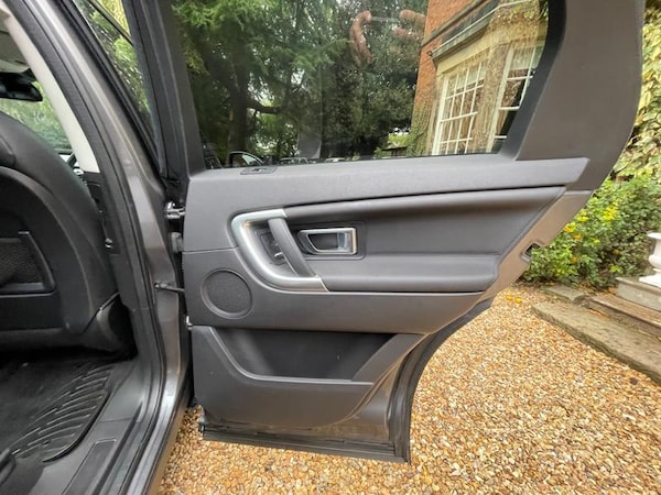 Used Land Rover Discovery Sport 2017 for sale - 76154229: Photo 18
