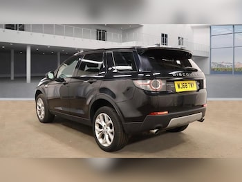 Used Land Rover Discovery Sport 2018 for sale - 75705806: Photo