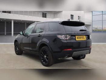 Used Land Rover Discovery Sport 2018 for sale - 75705736: Photo