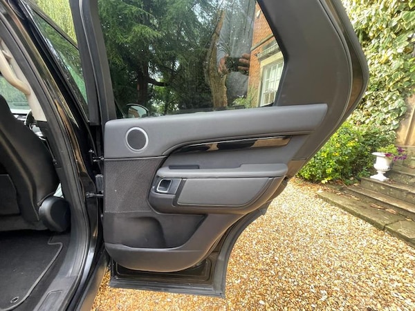 Used Land Rover Discovery 2018 for sale - 75301493: Photo 15