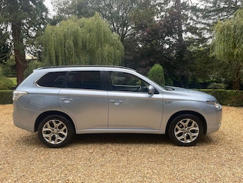 Used Mitsubishi Outlander 2015 for sale - 76266038: Photo