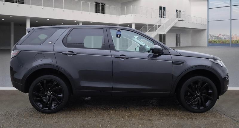 Used Land Rover Discovery Sport 2017 for sale - 76534368: Photo 1
