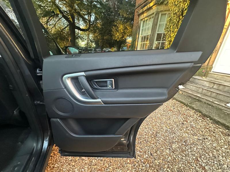 Used Land Rover Discovery Sport 2017 for sale - 76534368: Photo 19