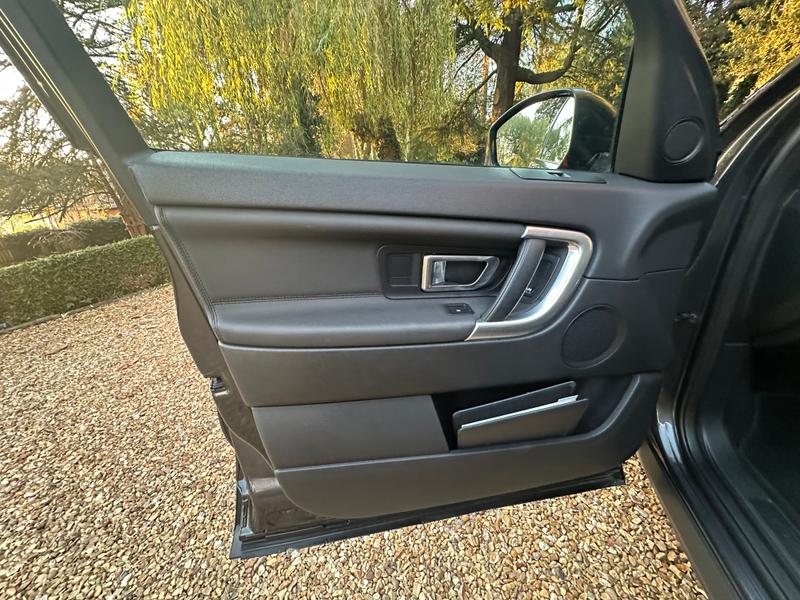 Used Land Rover Discovery Sport 2017 for sale - 76534368: Photo 20