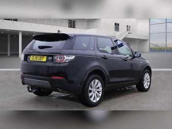 Used Land Rover Discovery Sport 2016 for sale - 76394162: Photo