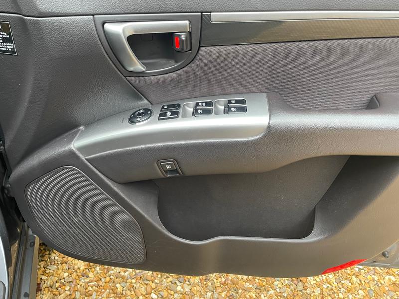 Used Hyundai Santa Fe 2010 for sale - 76553881: Photo 14