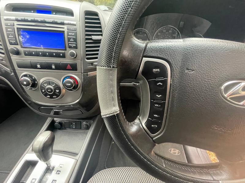 Used Hyundai Santa Fe 2010 for sale - 76553881: Photo 19