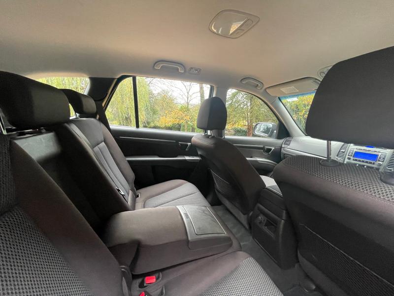 Used Hyundai Santa Fe 2010 for sale - 76553881: Photo 24