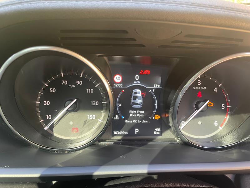 Used Land Rover Discovery 2017 for sale - 76046471: Photo 17