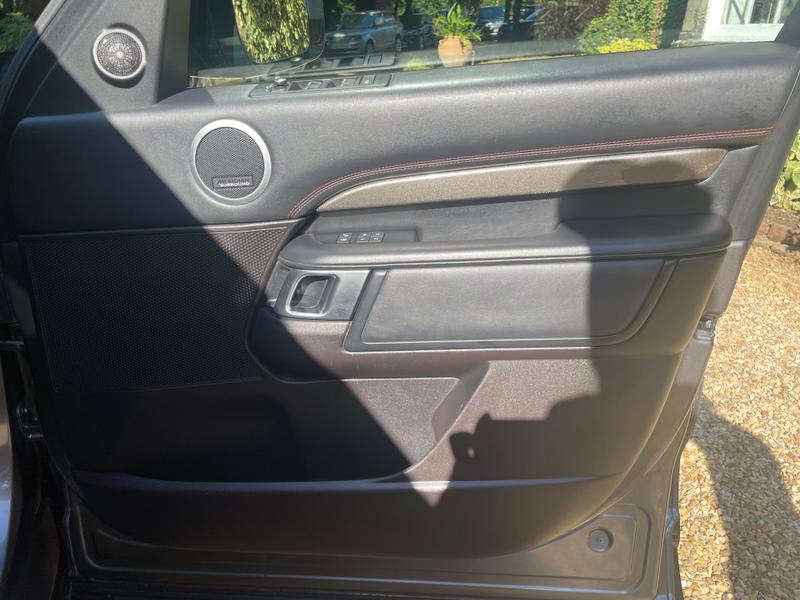 Used Land Rover Discovery 2017 for sale - 76046471: Photo 22