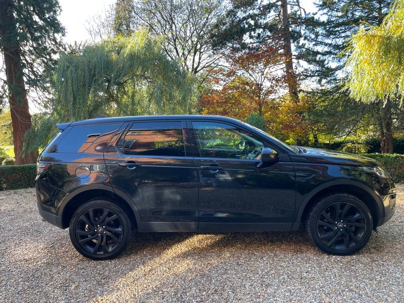 Used Land Rover Discovery Sport 2017 for sale - 76438473: Photo 1