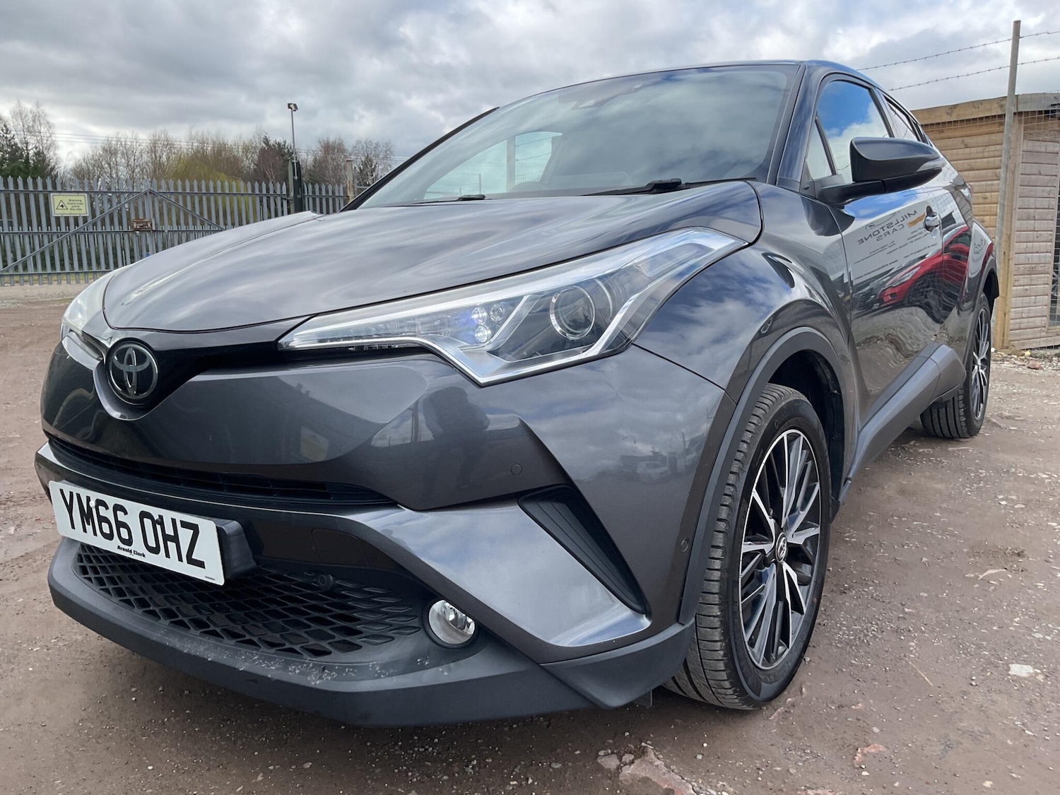 Used Toyota C-HR 2017 for sale - 78047099: Photo 3