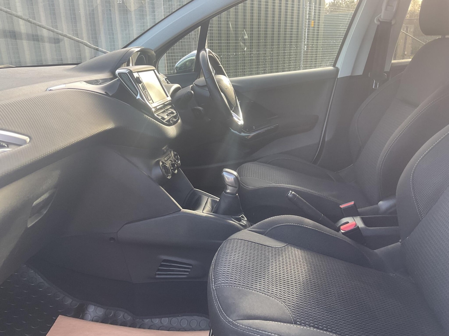 Used Peugeot 208 2016 for sale - 77585960: Photo 16