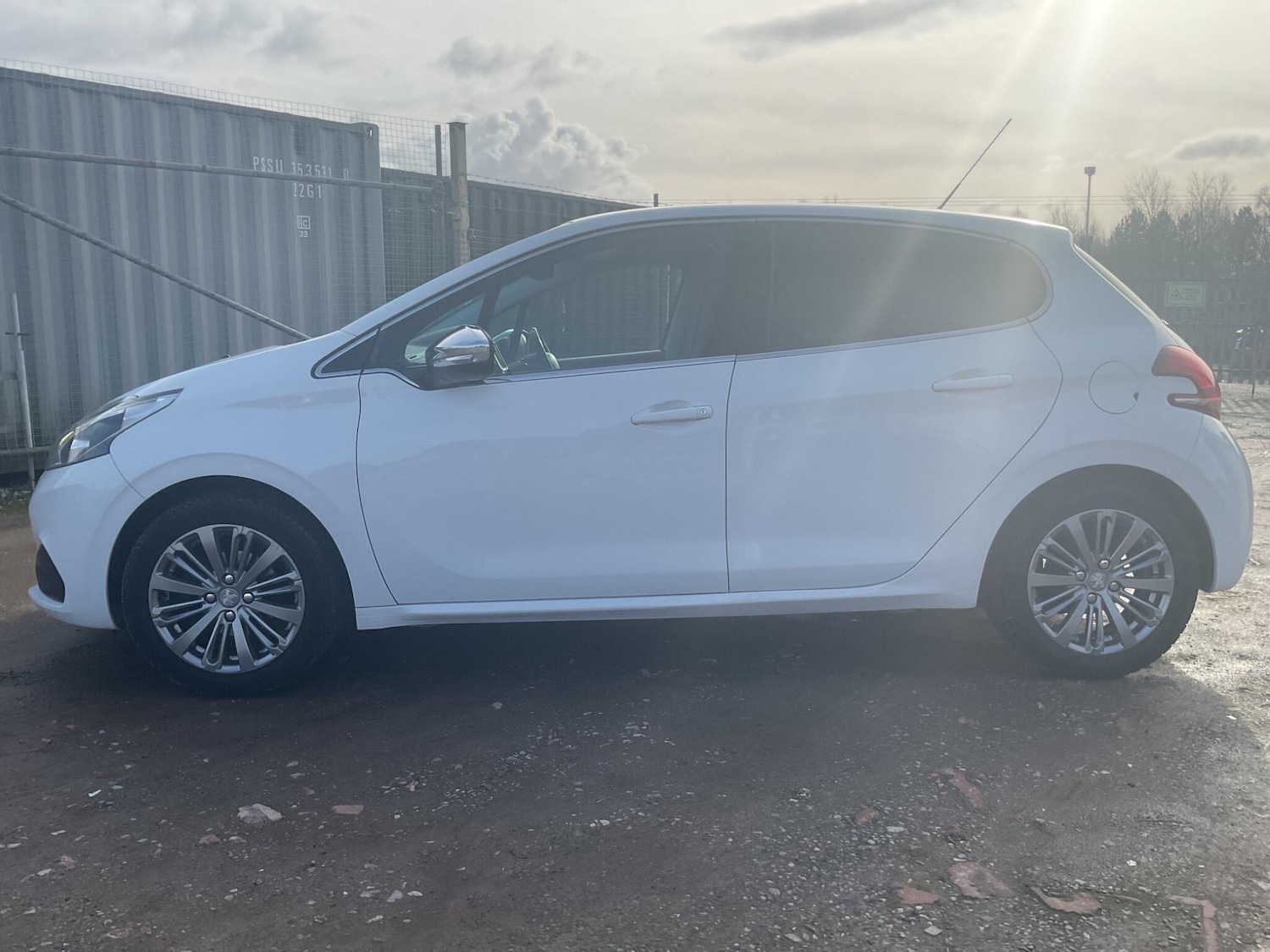 Used Peugeot 208 2016 for sale - 77585960: Photo 6