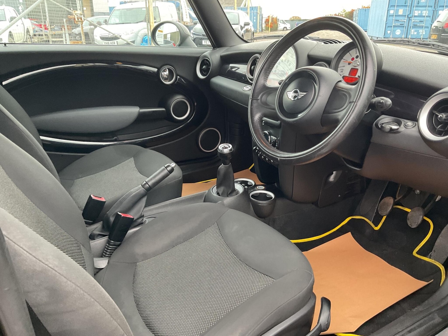 Used MINI Convertible 2011 for sale - 76802466: Photo 11