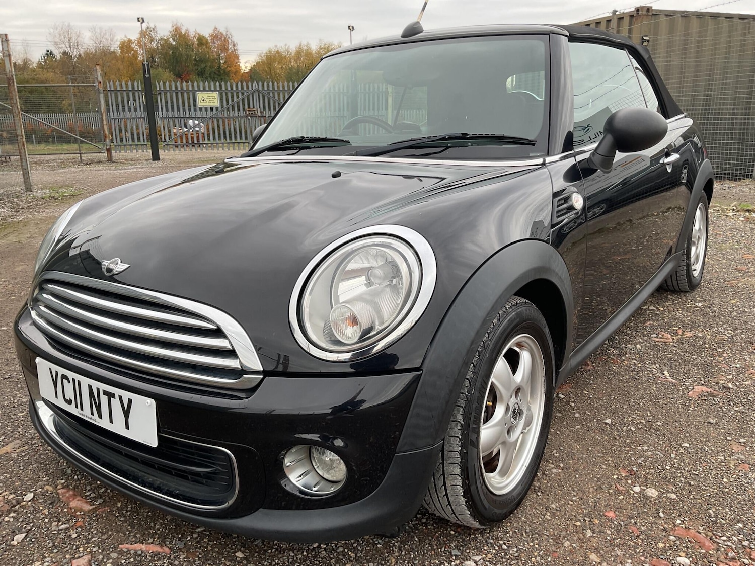 Used MINI Convertible 2011 for sale - 76802466: Photo 3