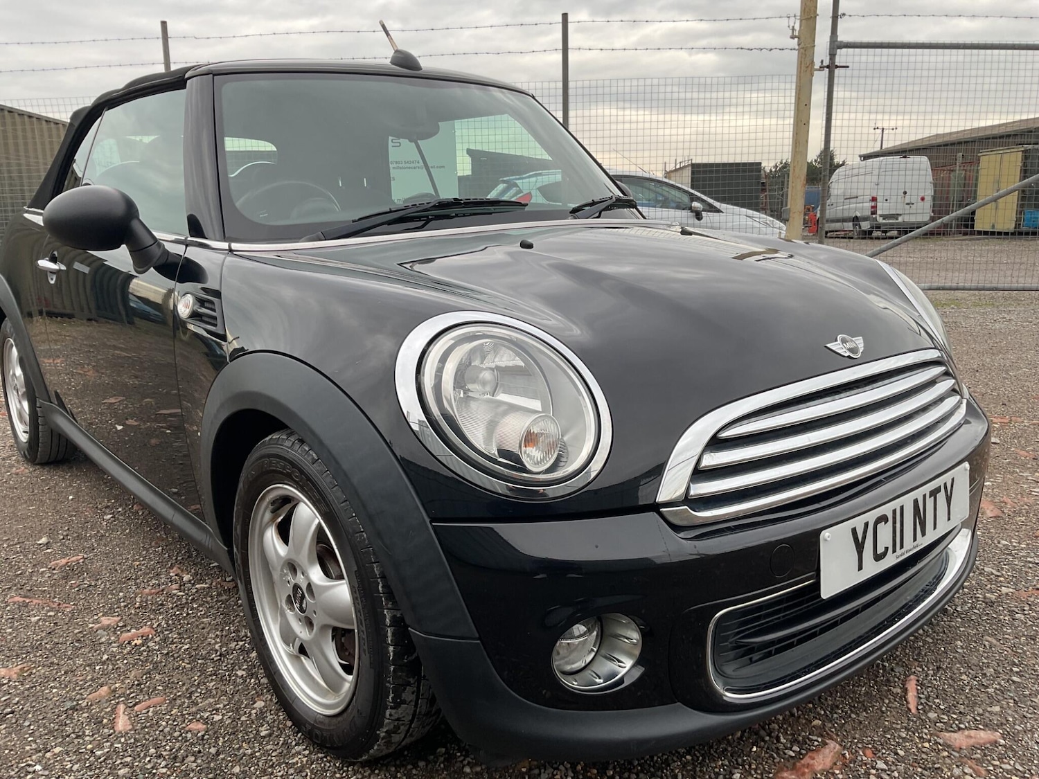 Used MINI Convertible 2011 for sale - 76802466: Photo 5