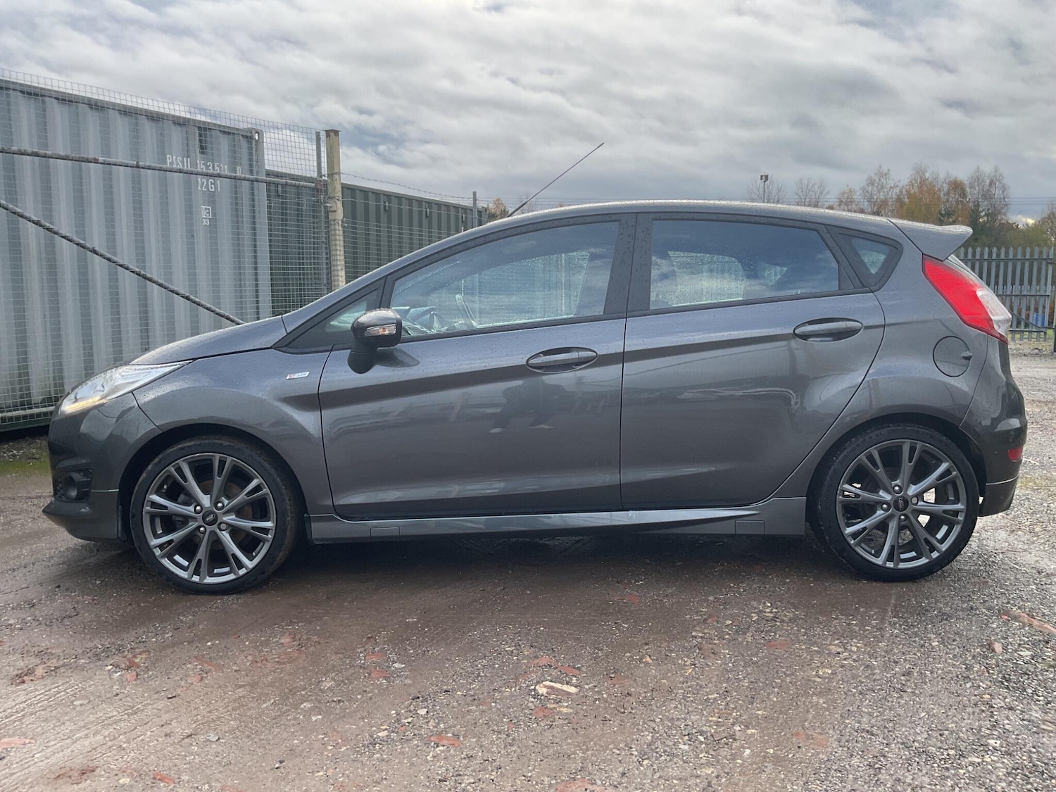 Used Ford Fiesta 2017 for sale - 76802482: Photo 6
