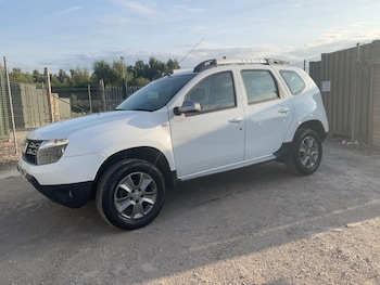 Used Dacia Duster 2015 for sale - 79292763: Photo