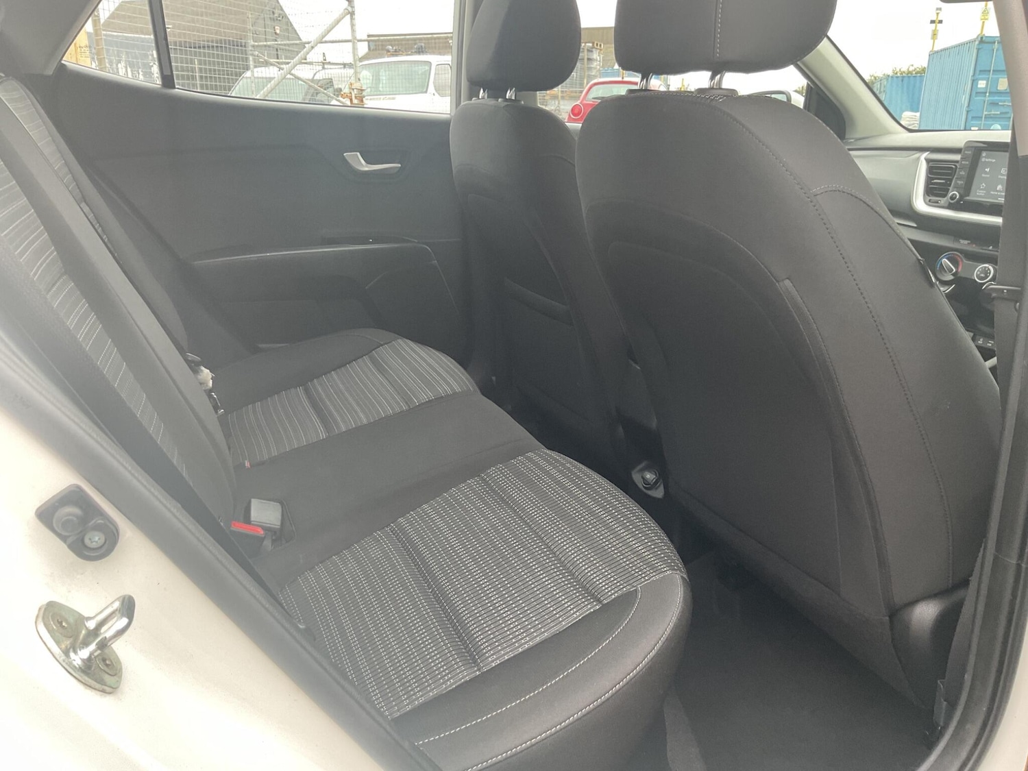 Used Kia Stonic 2018 for sale - 78072675: Photo 12