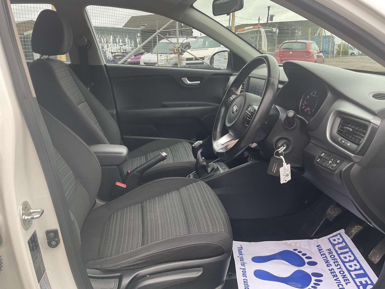 Used Kia Stonic 2018 for sale - 78072675: Photo 9