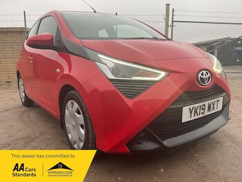 (19) - 1.0 VVT-i x-play Euro 6 5dr