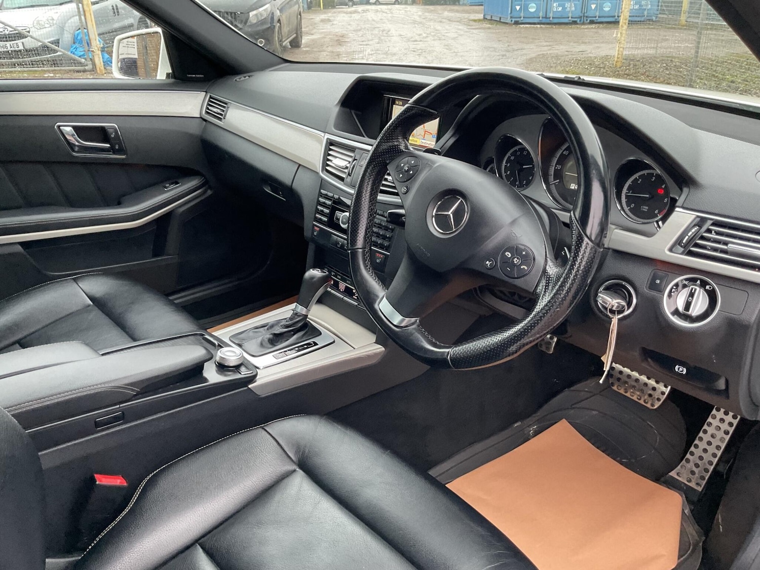 Used Mercedes-Benz E Class 2011 for sale - 77214820: Photo 10