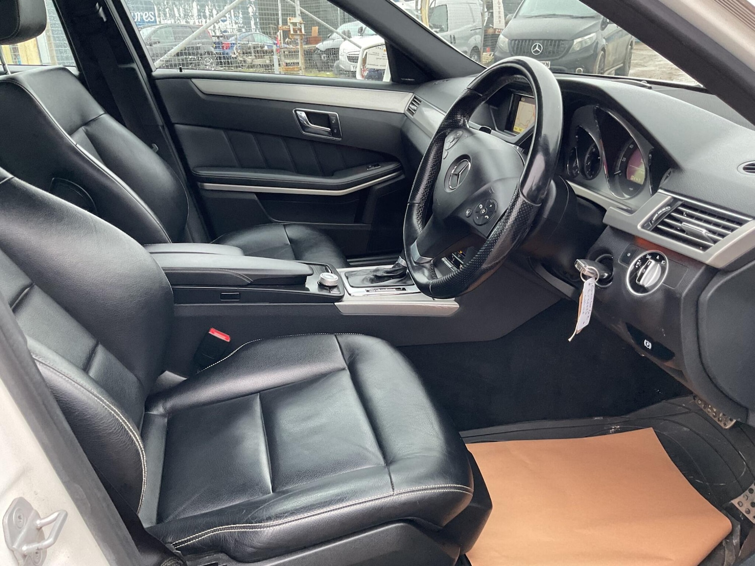 Used Mercedes-Benz E Class 2011 for sale - 77214820: Photo 11