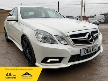 Used Mercedes-Benz E Class 2011 for sale - 77214820: Photo